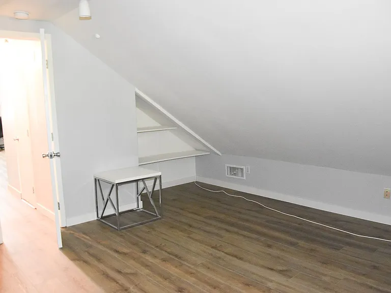166 N Cambridge St — Photo 17