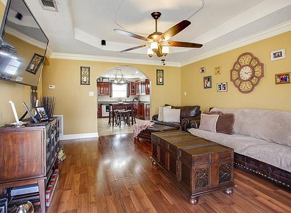 2nd image of 1 Woodchase Ct