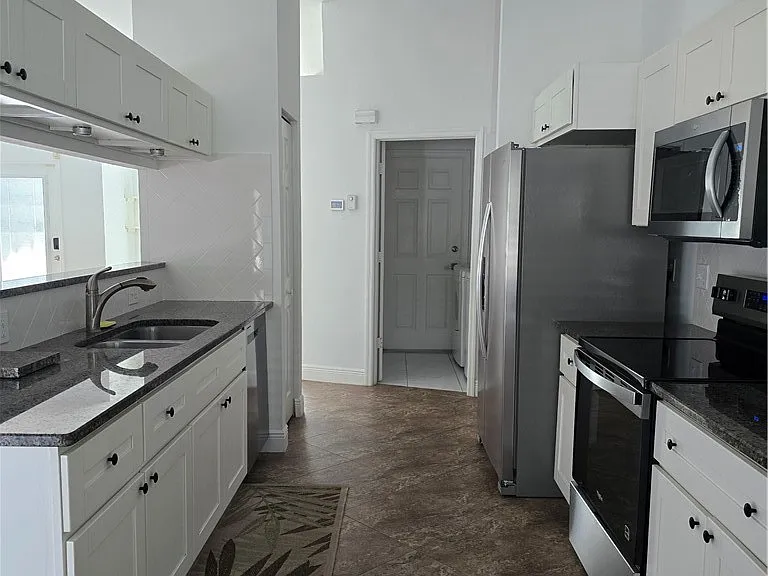 2136 SE 8th Ave — Photo 18
