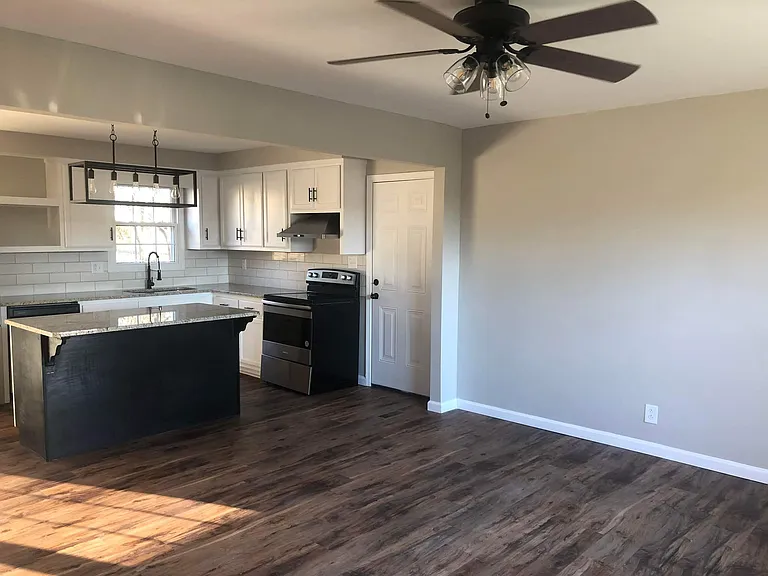 567 Cynthia Dr — Photo 7