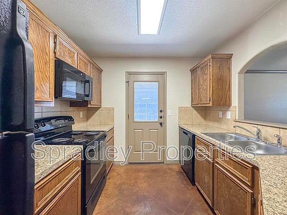 4th image of 619B Karey Dr