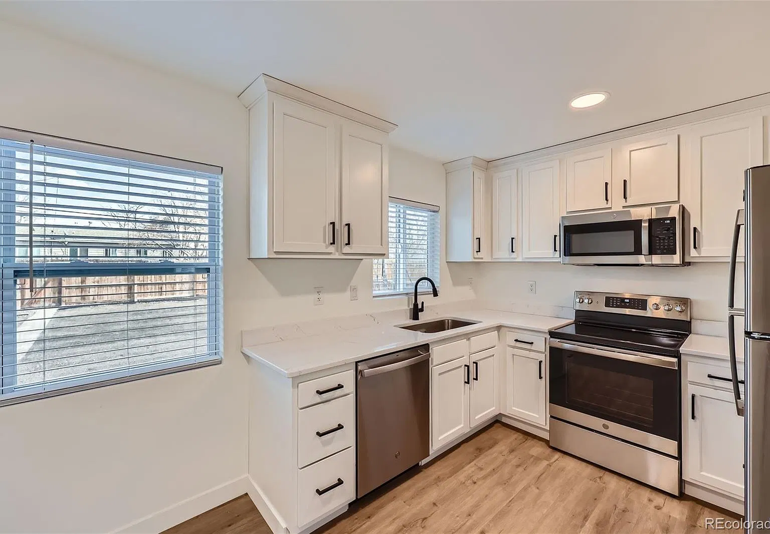 2 bed, 1.0 bath, 784 sqft, $1,975 — Photo 4