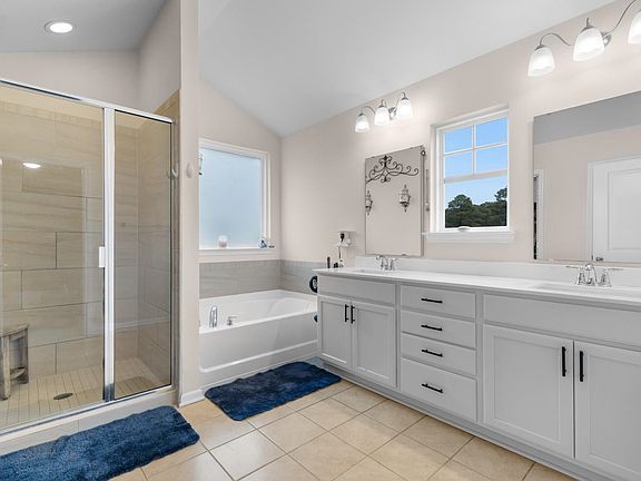 5th image of 152 Ocean Commons Dr.