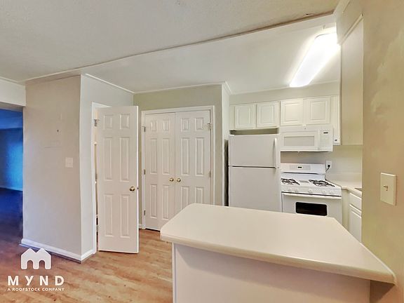 3rd image of 4705 Blue Bird Ct APT A