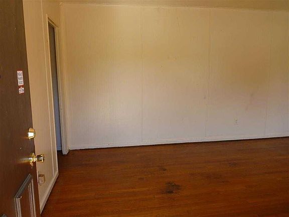 2nd image of 3431 Brumbaugh Blvd