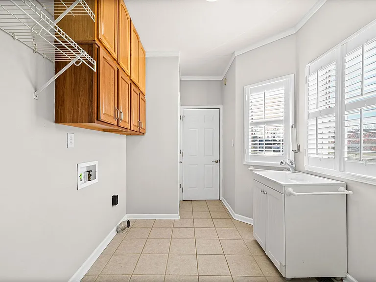 650 Appomattox Ct — Photo 26