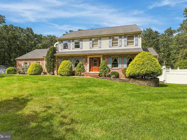 42 Foxhill Dr, Tabernacle, NJ 08088