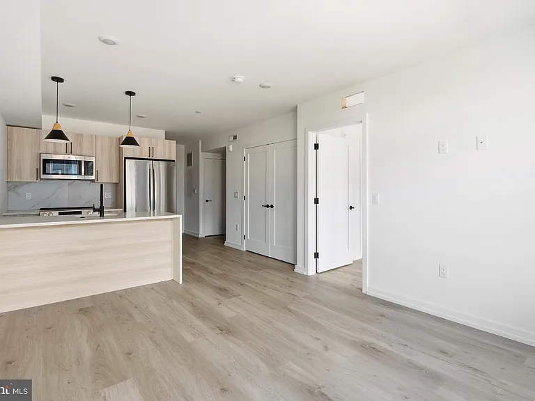 208 Vine St #2B — Photo 1