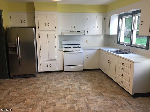 2nd image of 329 High St