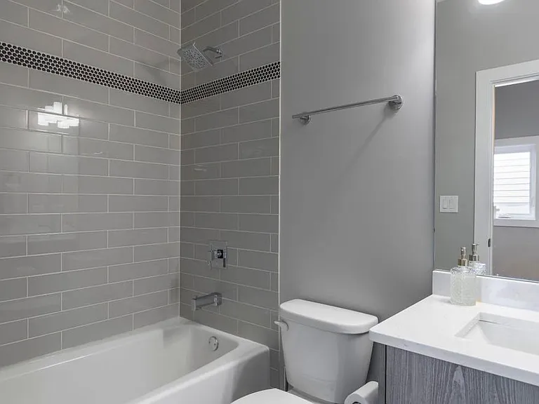 1725 S Ruble St — Photo 37