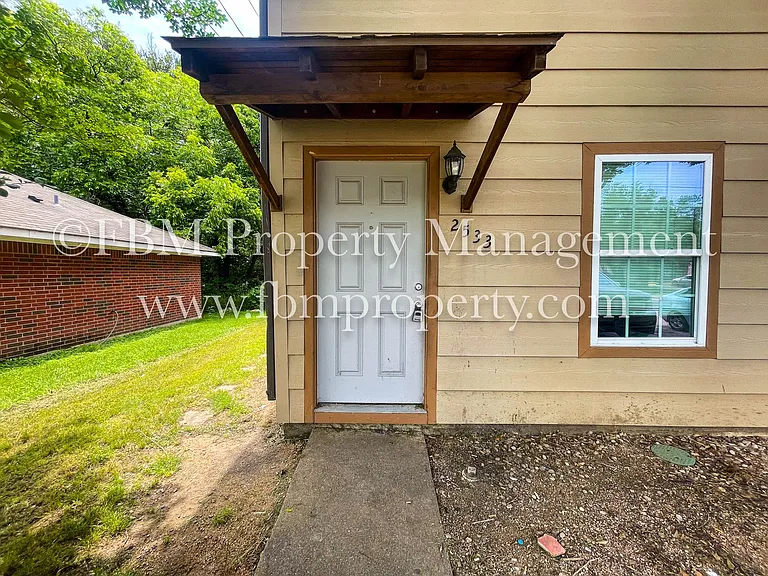 2539 W Sycamore Ave — Photo 15