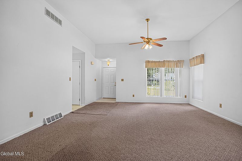 4th image of 24 Skylark Drive