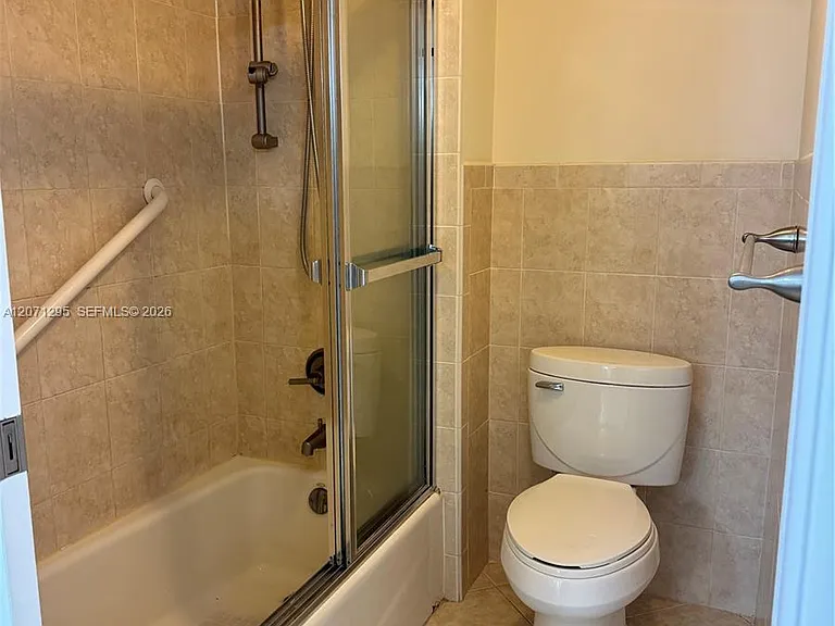215 Lakeview Dr #105 — Photo 7