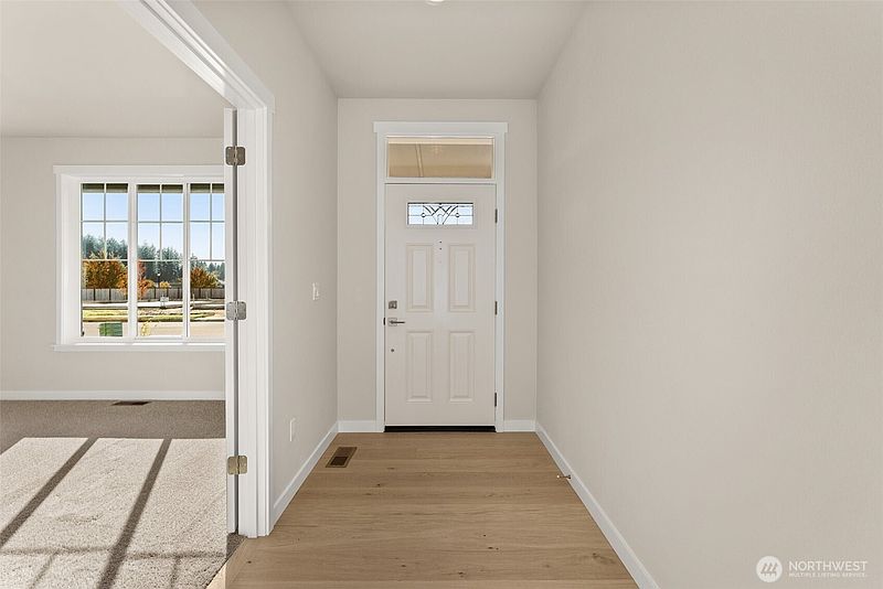 5th image of 9636 7th Way SE