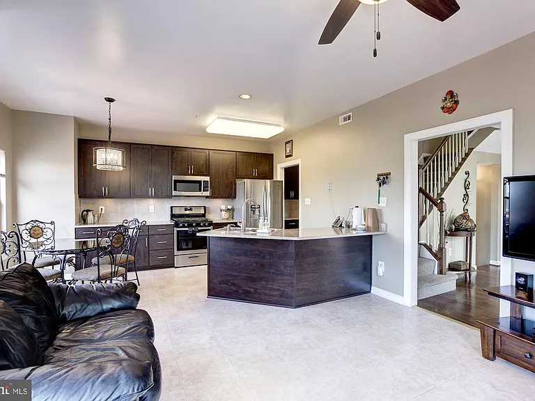 13724 Valley Oak Cir — Photo 19
