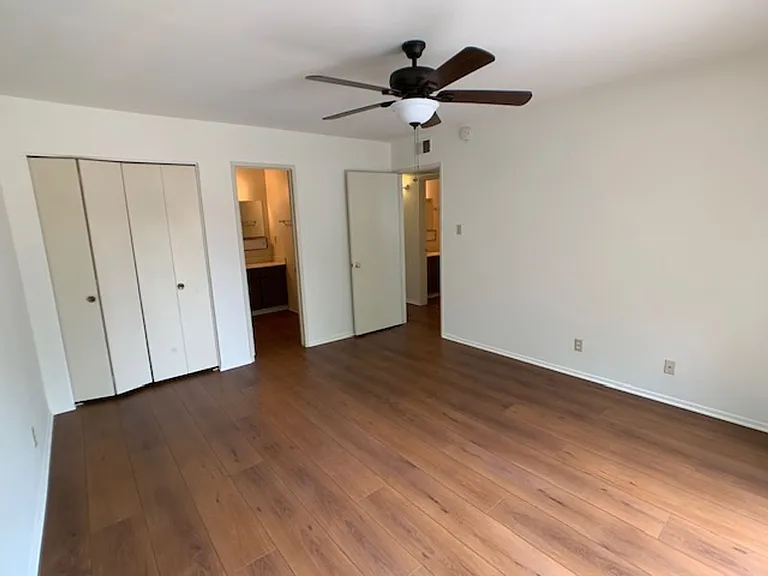 607 Emily St — Photo 2