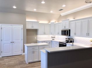 4802 Falcon Crest Blvd, Wichita Falls, TX 76310