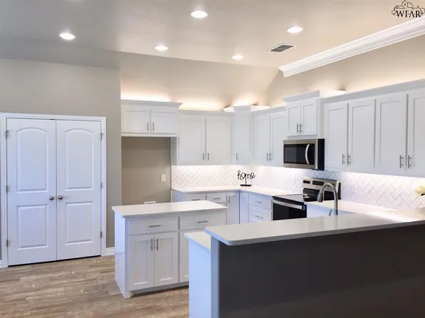 4802 Falcon Crest Blvd, Wichita Falls, TX 76310