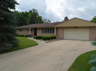 15905 Brookhill Dr, Brookfield, WI 53005