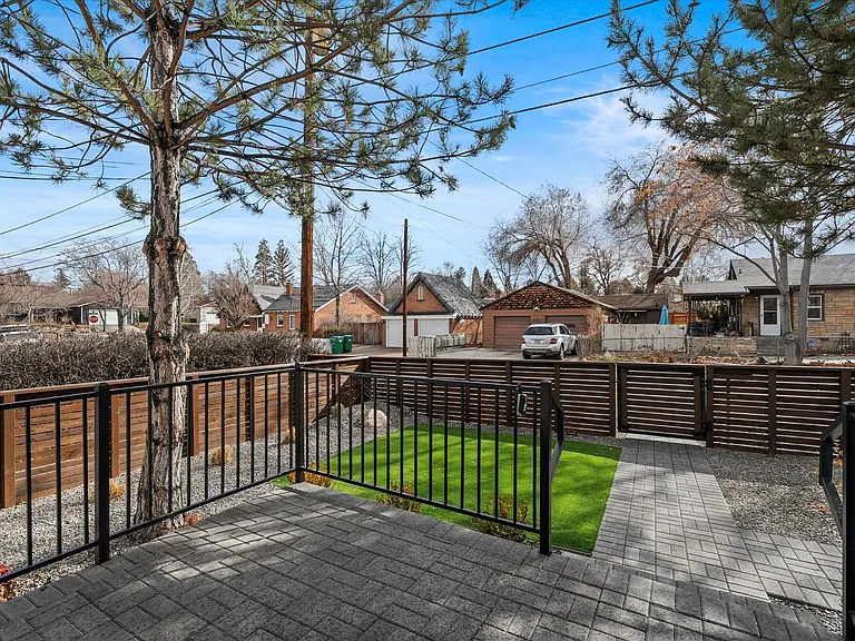 545 Modoc St — Photo 3