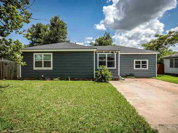3128 NW Kinyon Ave, Lawton, OK 73505