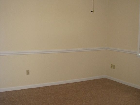 4th image of 805 Edgemont North St NE APT C
