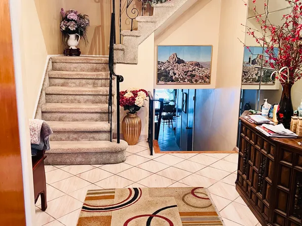 57-04 Cloverdale Blvd Floor 2, Oakland Gardens, NY 11364