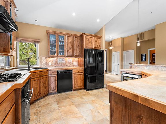 3rd image of 4014 S Lemay Ave #15