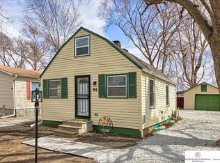 94 Huron Cir, Council Bluffs, IA 51501