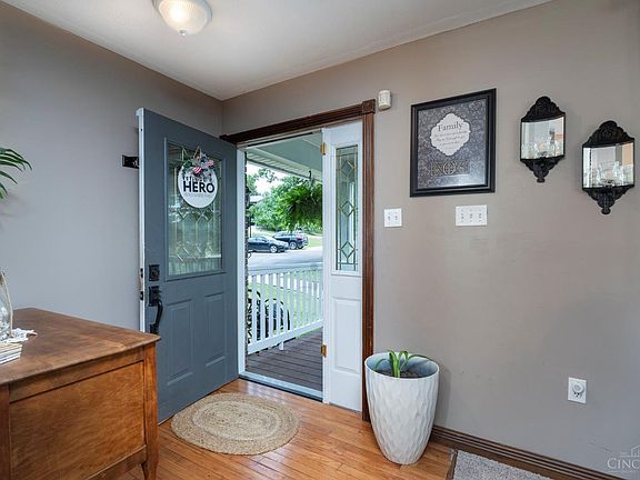 5th image of 221 Glen Jay Dr