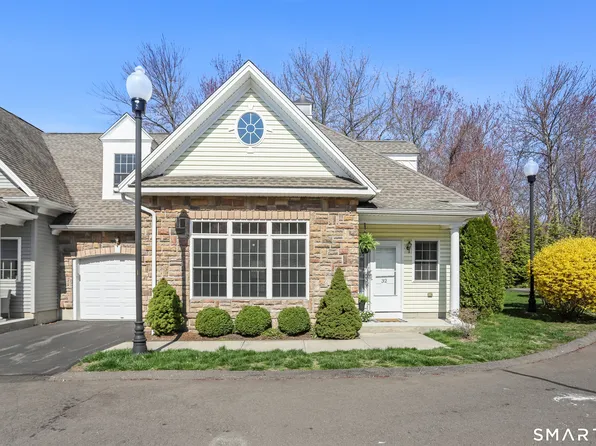 32 Lucius Court #32, Milford, CT 06460