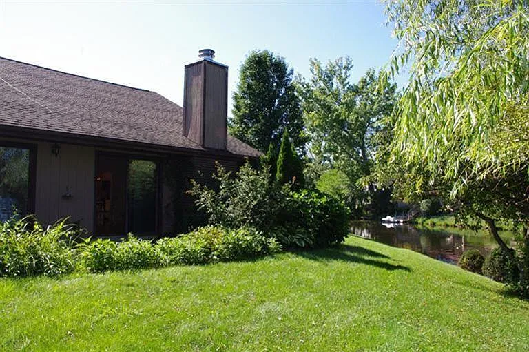 2202 Island Dr photo 1
