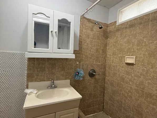 185 Cottage St #2, Bridgeport, CT 06605