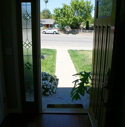 5th image of 23510 Victory Blvd