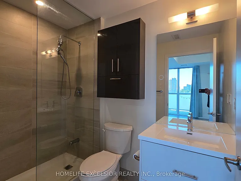 188 Fairview Mall Dr #829 — Photo 9