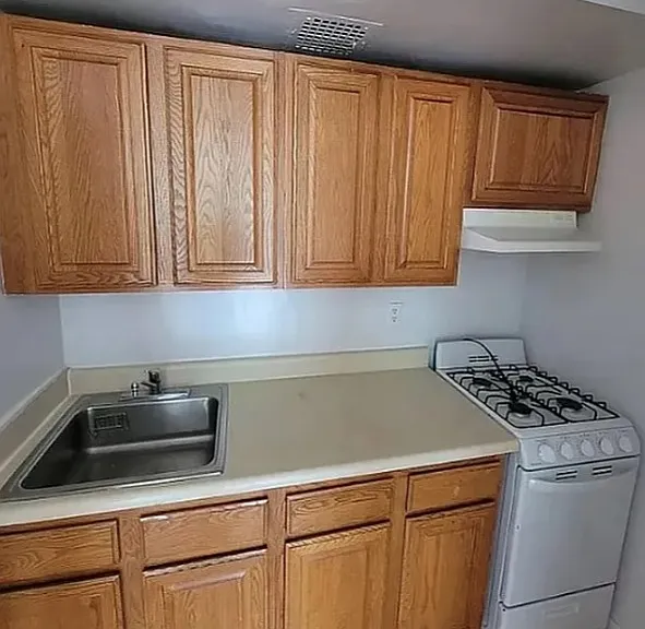 347 W 29th St #12 — Photo 8