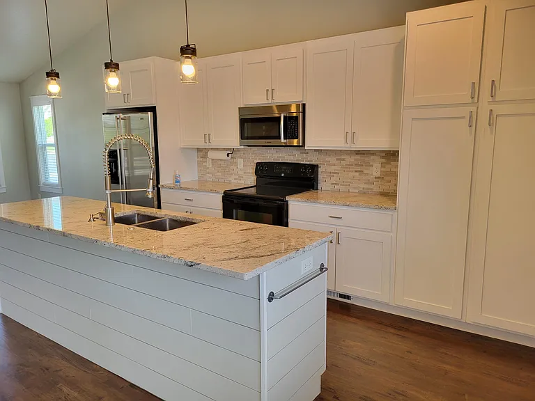 578 E 820 S — Photo 20