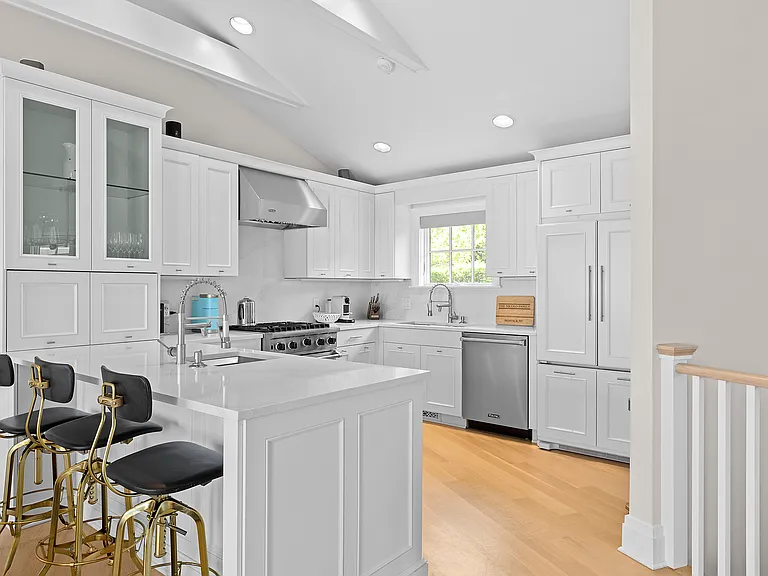 272 Old Montauk Hwy #6 — Photo 6