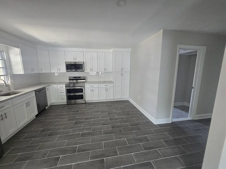 59 Willow Ave #1 — Photo 4