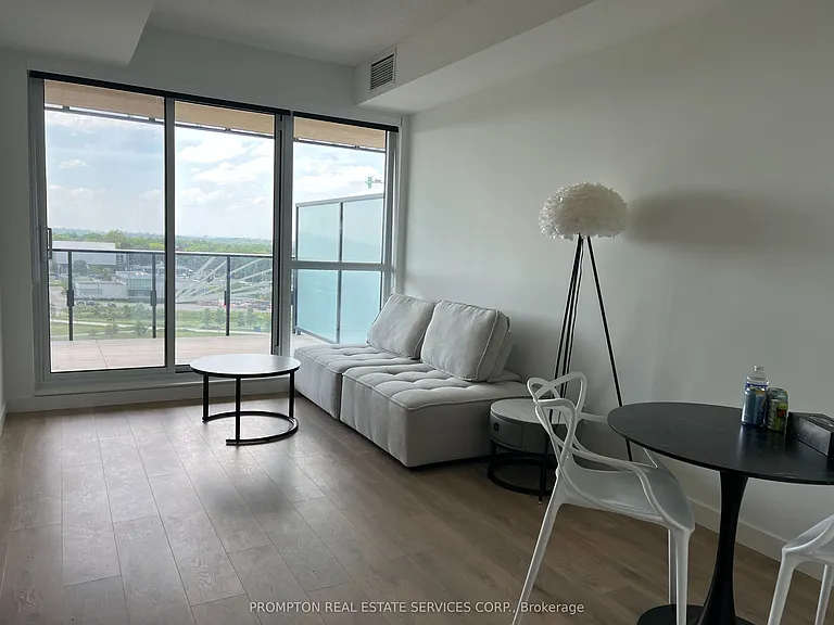 25 McMahon Dr #810 — Photo 14