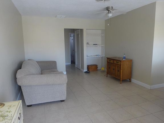 3rd image of 3212 NE 10th St APT 5