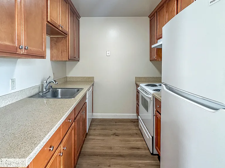 2315 Monroe St — Photo 4