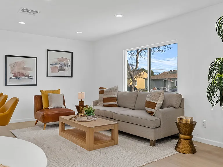 4745 Pixie Ave — Photo 7