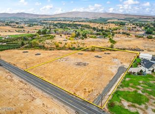 13205 Douglas Rd, Yakima, WA 98908