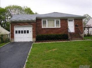 119 Bloomingdale Rd, Levittown, NY 11756