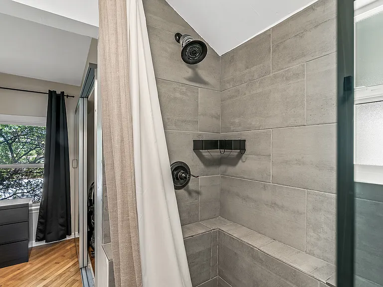 1305 W Monroe St #E — Photo 10