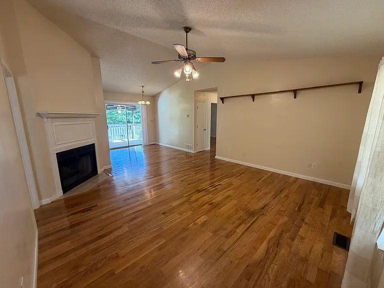 6027 Mitchell St — Photo 15