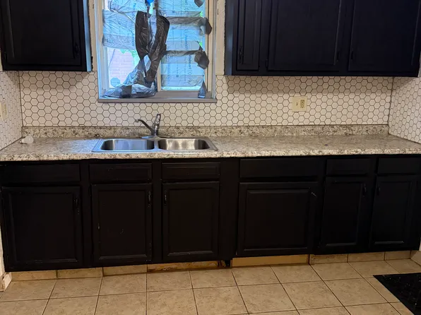 23823 Banbury Cir APT 1, Warrensville Heights, OH 44128