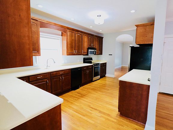 Kitchen with ample cabinets