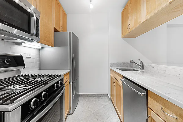 Rented by Mirador Real Estate | media 21